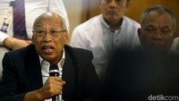 Dalam petitumnya, tim hukum Jokowi-Maruf meminta Mahkamah Komstitusi (MK) untuk menolak permohonan kubu 02 tersebut.