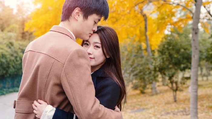 Ada manfaat ciuman dengan pasangan, (Foto: iStock) Ada manfaat ciuman dengan pasangan, (Foto: iStock)