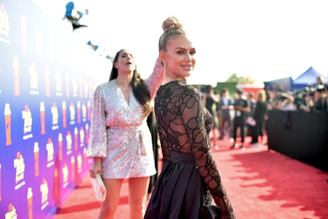 Lala Kent juga sering disorot karena suka melakukan prosedur filler untuk bibirnya. Akibatnya, bibir Lala terlihat tak natural lagi dan mengundang perhatian netizen. Stop dengan segala botox dan filler! Kamu cantik apa adanya! kata seorang netizen saat mengomentari salah satu foto Lala di Instagram. (Foto: Getty Images)