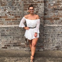 Saya lebih suka memiliki tubuh curcy, besar, gemuk, bebas dari kultur diet dan memiliki kebebasan dengan makanan dibanding bergantung dengan jumlah yang dikonsumsi dan melihat angka-angka timbangan setiap hari dan menghitung kalori pada duan letus, ucapnya di Instagram. Foto: dok. Instagram @dedikated_lifestyle