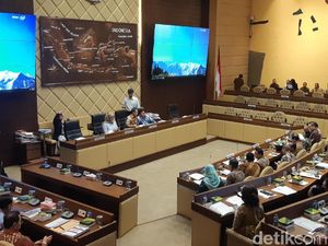 Moeldoko-Pramono Anung Rapat di DPR Bahas Anggaran Tahun 2020