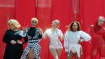 Selain Pelukan dengan Katy Perry, Ada Apa Lagi di Video Taylor Swift?