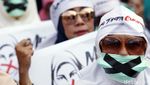 Massa Aksi Damai di Patung Kuda Kompak Pakai Masker