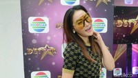 Inul dikenal sebagai selebriti yang kerap tampil dengan barang-barang branded. Pool/Ismail/detikFoto.
