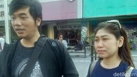 Bebas kendaraan bermotor membuat wisatawan merasa nyaman dan senang berjalan menikmati pedestarian di Malioboro. (Usman Hadi/detikcom)