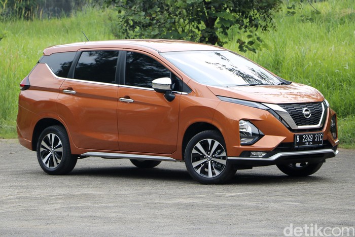 Wajah Livina hingga bentuknya sangat identik dengan Xpander berkat bergabungnya Mitsubishi dengan aliansi Renault-Nissan. Yuk, lihat lebih dekat.