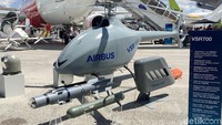 Drone berbaling-baling ini bernama VSR700. Tugasnya bisa menjadi penjelajah hingga membawa senjata.