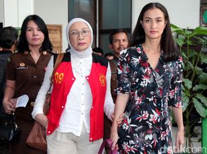 Dampingi Ratna Sarumpaet Hadapi Putusan, Ini Harapan Atiqah Hasiholan