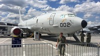 Pesawat bernama P-8 Poseidon ini bertugas mengawal perairan AS. Pesawat ini dikenal dengan julukan sub-hunter alias pemburu kapal selam.