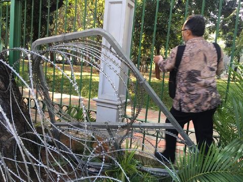 BW saat memasuki gedung MK tadi pagi.