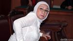 Pesona Atiqah Hasiholan di Sidang Lanjutan Ratna Sarumpaet