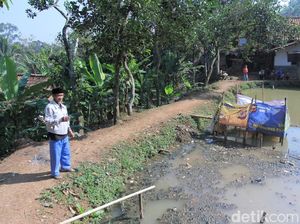 Jorok! Warga Baleendah Bandung Masih BAB Sembarangan