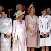 Dari kiri ke kanan, ada Sophie (Countess of Wessex), Ratu Letizia dari Spanyol, Camilla (Duchess of Cornwall),  Ratu Maxima dari Belanda dan Kate Middleton.  Foto: Getty Images