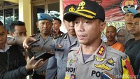 Kapolres Garut AKBP Budi Satria Wiguna mengatakan, Hamdani diamankan tim Reserse Mobile (Resmob) di rumahnya di Caringin pada Minggu (16/6/2019).