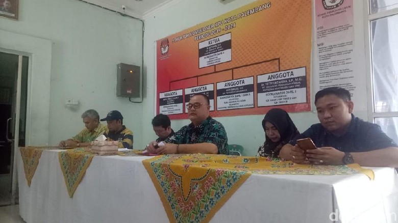 Polisi: 5 Komisioner KPU Palembang Dikenai Pasal Pidana Pemilu Polisi: 5 Komisioner KPU Palembang Dikenai Pasal Pidana Pemilu