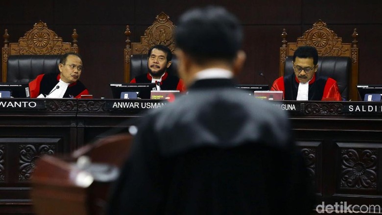 Dalil Situng Tak Jelas, Pengacara Jokowi Sulit Pahami Maksud Prabowo Dalil Situng Tak Jelas, Pengacara Jokowi Sulit Pahami Maksud Prabowo