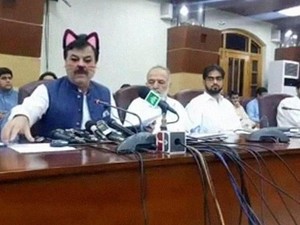 Filter Kucing di Facebook Bikin Menteri Ini Jadi Tertawaan