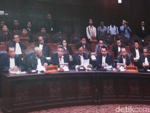 Prabowo Ungkit Kotak Suara Dibuka di Parkiran, KPU: Lokasinya di Mana?