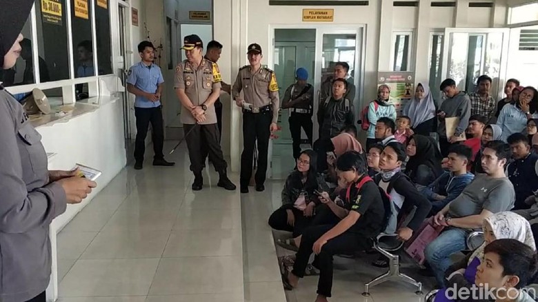 Pemohon SKCK Membeludak, Polresta Sukabumi Tambah Jam Layanan Pemohon SKCK Membeludak, Polresta Sukabumi Tambah Jam Layanan