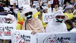Massa Aksi Damai di Patung Kuda Kompak Pakai Masker
