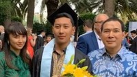 Baru-baru ini ramai berita soal kebersamaan Tata Regita dan Tommy Soeharto di wisuda Dharma. Dok. Instagram/tatacahyani