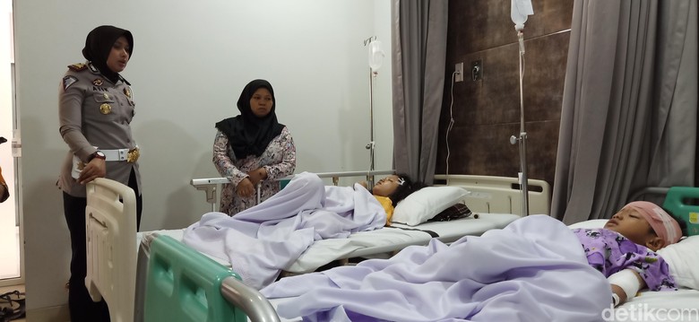 Kecelakaan Maut di Cipali, Korban: Ada Teriakan dan Bus Oleng ke Parit Kecelakaan Maut di Cipali, Korban: Ada Teriakan dan Bus Oleng ke Parit
