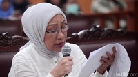 Ratna mengaku berbohong hanya berbohong pada keluarganya. 