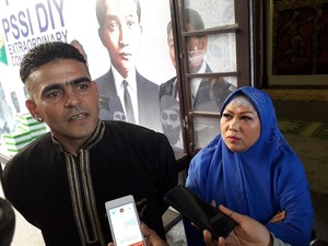 Cristian Gonzales Support 2 Pondok Yatim dari Bonus Main Bola