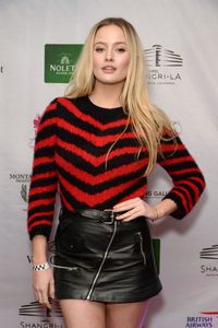 Curhat Mantan Model Playboy yang 'Menderita' karena Punya Payudara Besar