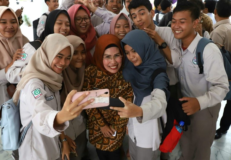 Ada Beasiswa UI dan Biaya Hidup Bagi Warga Serang yang Kurang Mampu Ada Beasiswa UI dan Biaya Hidup Bagi Warga Serang yang Kurang Mampu