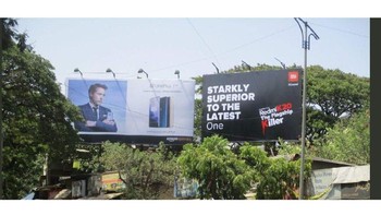 Satu lagi ledekan Xioami buat OnePlus 7 Pro lewat papan iklan di India. (Foto: dok. GadgetsNow)