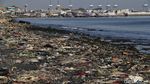 Potret Muram Sampah Plastik Kepung Pantai Jakarta