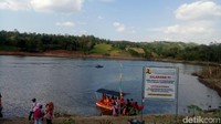 Nantinya pemerintah juga akan memberikan pengawasan serta pelatihan untuk pengembangan wisata air di bendungan Kudus. (Akrom Hazami/detikcom)