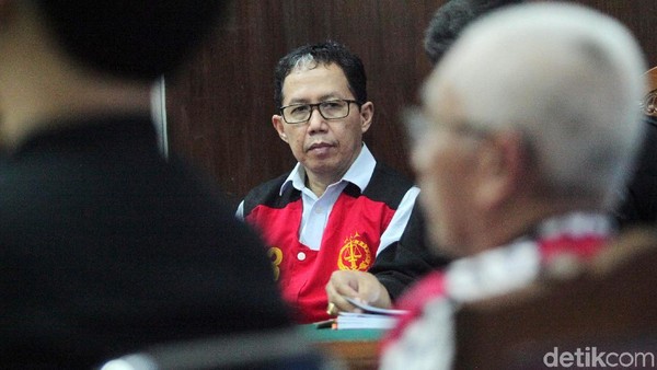 Berompi Tahanan, Jokdri Jalani Sidang Lanjutan Pengaturan Skor