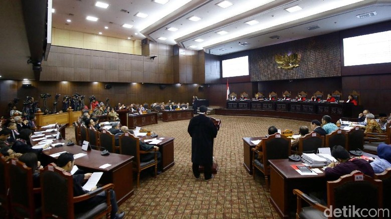 Tim Jokowi: Maruf Amin Bukan Karyawan BUMN, Tak Wajib Mundur Tim Jokowi: Maruf Amin Bukan Karyawan BUMN, Tak Wajib Mundur