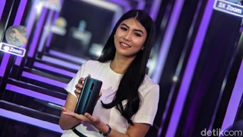 Oppo membekali baterai dengan fitur VOOC 3.0 yang mampu mengisi penuh ponsel hanya 80 menit. Foto: Adi Fida Rahman/detikINET