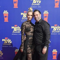 Ini Lala Kent bersama tunangannya, Randall Emmett. Hubungan asmara mereka sempat menjadi kontroversi karena Lala disebut-sebut merebut Randall dari istrinya demi harta. Berprofesi sebagai produser, Randall diketahui memiliki kekayaan yang mencapai US$ 16 juta atau setara dengan Rp 225 miliar. (Foto: Getty Images)