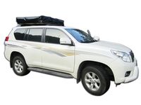 Tenda di atas mobil tengah dilipat