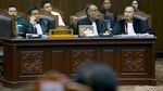 Ekspresi BW dan Luhut Pangaribuan di Sidang Sengketa Pilpres