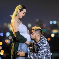 Muhammad Reza Anugrah atau yang lebih dikenal dengan Reza Smash, bercerai dengan istrinya Fabiola Elizabeth Agnes. Usia pernikahannya belum genap berusia dua tahun. Ia pun memberikan konfirmasi lewat akun Instagramnya @mrezanugrah. Saya mohon maaf untuk apa yang terjadi di media dan media sosial saat ini. Seiring berjalan waktu, saya ingin memberikan penjelasan tentang apa yang terjadi, tulis Reza SMASH mengawali klarifikasinya, dilihat detikcom, Selasa (30/6/2020). Foto: Instagram @fabananash