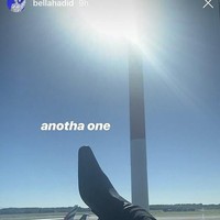 Terkait aksi boikot tersebut, Bella Hadid hingga kini belum mem-posting foto apa pun sejak insiden terjadi pekan lalu. Meskipun telah minta maaf dan tak bermaksud menyinggung orang Arab, ia tetap dihujani hujatan. Sejumlah mall di Dubai bahkan menurunkan iklan Dior yang memperlihatkan wajahnya sebagai model. Duh, makin runyam ya masalahnya. Foto: Instagram