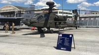  Salah satu helikopter tempur AS yang masih beraksi sampai sekarang, AH-64 Apache Longbow. Helikopter tempur ini bisa membawa dua awak saat bertempur.