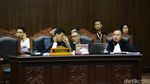 Ekspresi BW dan Luhut Pangaribuan di Sidang Sengketa Pilpres