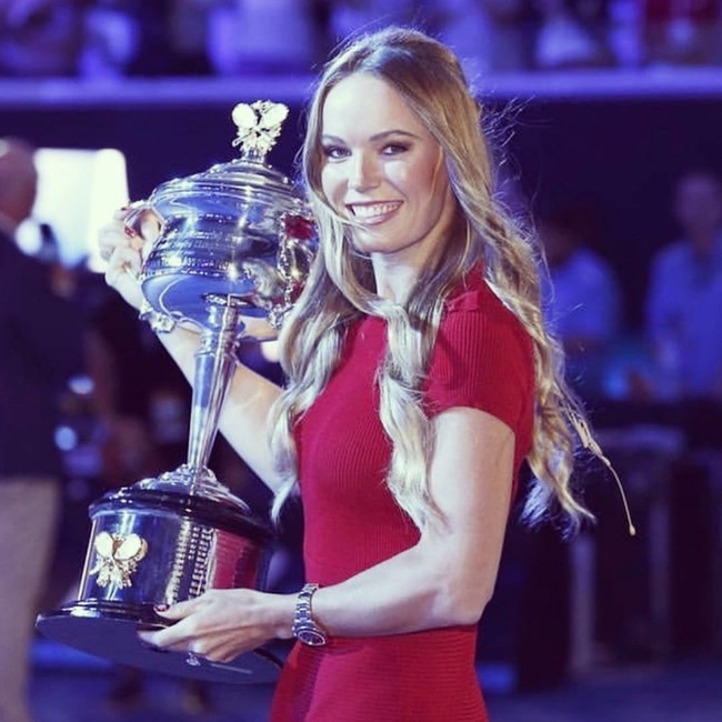 Caroline sendiri telah menjuarai dua belas gelar tunggal di level WTA dan merupakan runner-up di turnamen grandslam Amerika Terbuka 2009. Foto: Instagram @carowozniacki