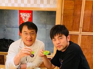 Jay Chou Dikecam Saat Makan Bareng Jackie Chan hingga Manfaat Susu Bagi Orang Dewasa