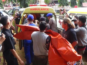 Khofifah Perintahkan 5 OPD Tangani Tenggelamnya Kapal di Sumenep