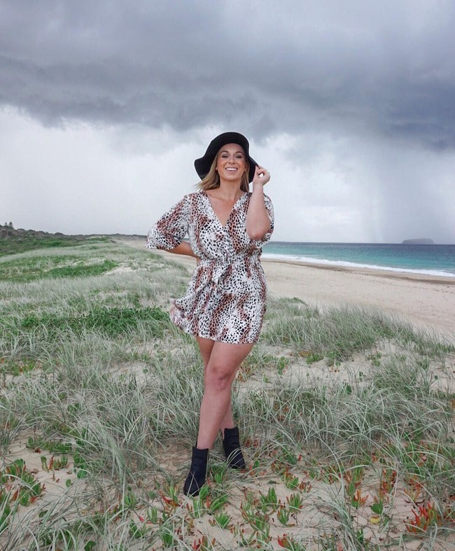 Jika satu-satunya cara untuk menjaga tubuh ideal adalah dengan terobsesi fokus pada makanan dan fitnes, benarkah itu benar-benar layak? Apakah menjadi disiplin layak harus menerima stres dengan setiap gram, makro dan kalori makanan? tulisnya yang menggambarkan bahwa terobsesi dengan bentuk tubuh bisa membuat seseorang jadi stres.  Foto: dok. Instagram @dedikated_lifestyle