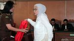 Pesona Atiqah Hasiholan di Sidang Lanjutan Ratna Sarumpaet