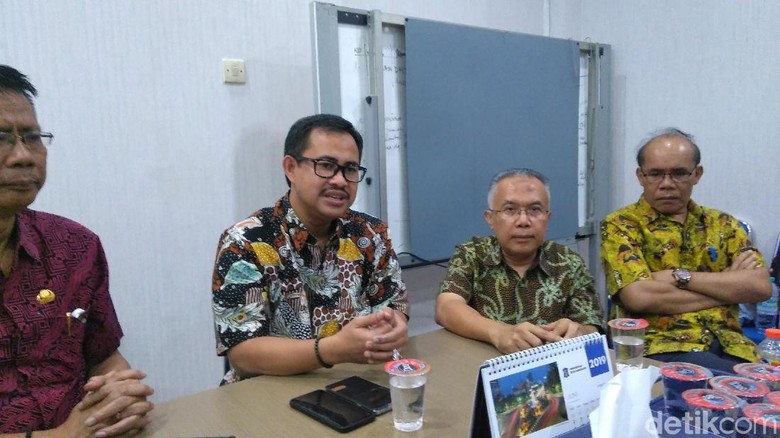 Hari Pertama, 20 Ribu Calon Siswa SMP di Surabaya Daftar Sistem Zonasi Hari Pertama, 20 Ribu Calon Siswa SMP di Surabaya Daftar Sistem Zonasi