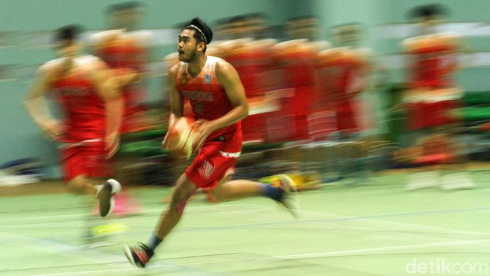 Timbas basket Indonesia berlatih di GOR Soemantri Brodjonegoro. (Rifkianto Nugroho/detikSport) Timbas basket Indonesia berlatih di GOR Soemantri Brodjonegoro. (Rifkianto Nugroho/detikSport)